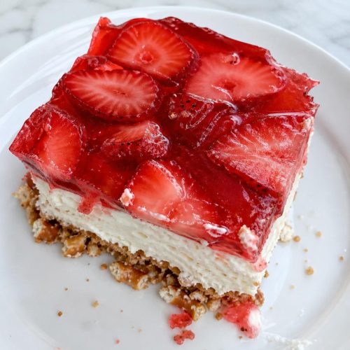 Strawberry Jello Pretzel Dessert