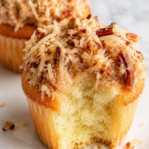 Coconut Pecan Cake Cupcakes