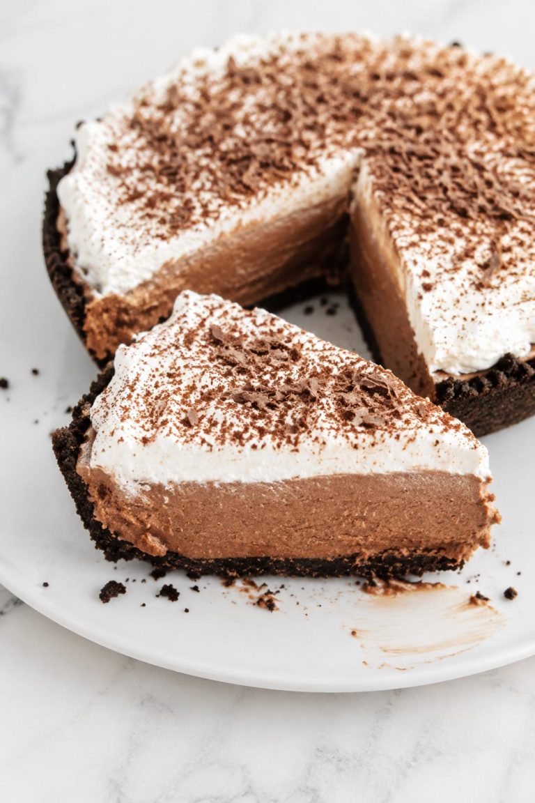 No-Bake Chocolate Cream Layered Pie
