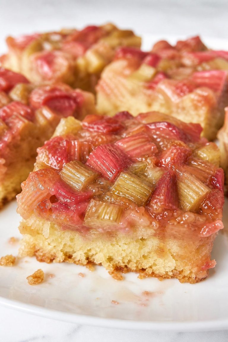 Old-Fashioned Rhubarb Upside-Down Bars