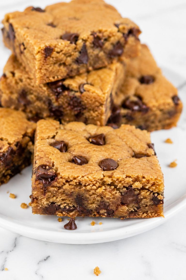 Peanut Butter Chocolate Chip Cookie Bars