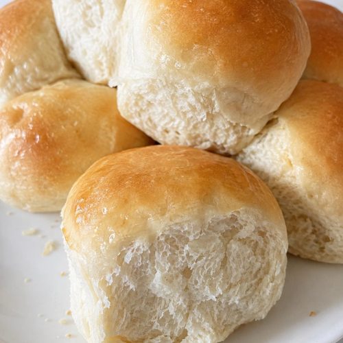 Amish White Dinner Rolls