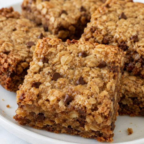 Chewy Oatmeal Cookie Bars