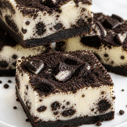Cookies and Cream Cheesecake Bars