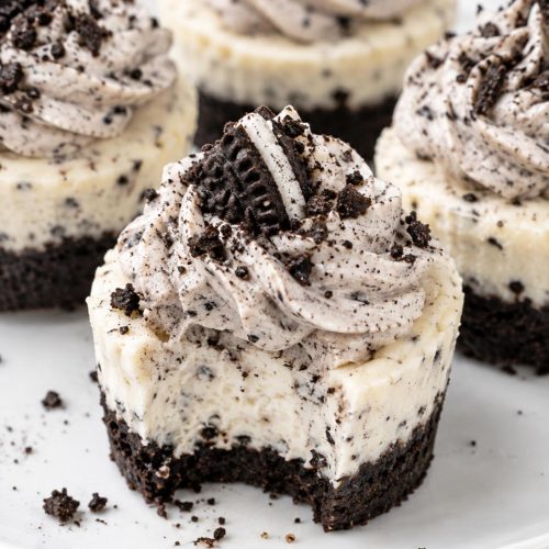 Oreo Cream Mini Cheesecakes